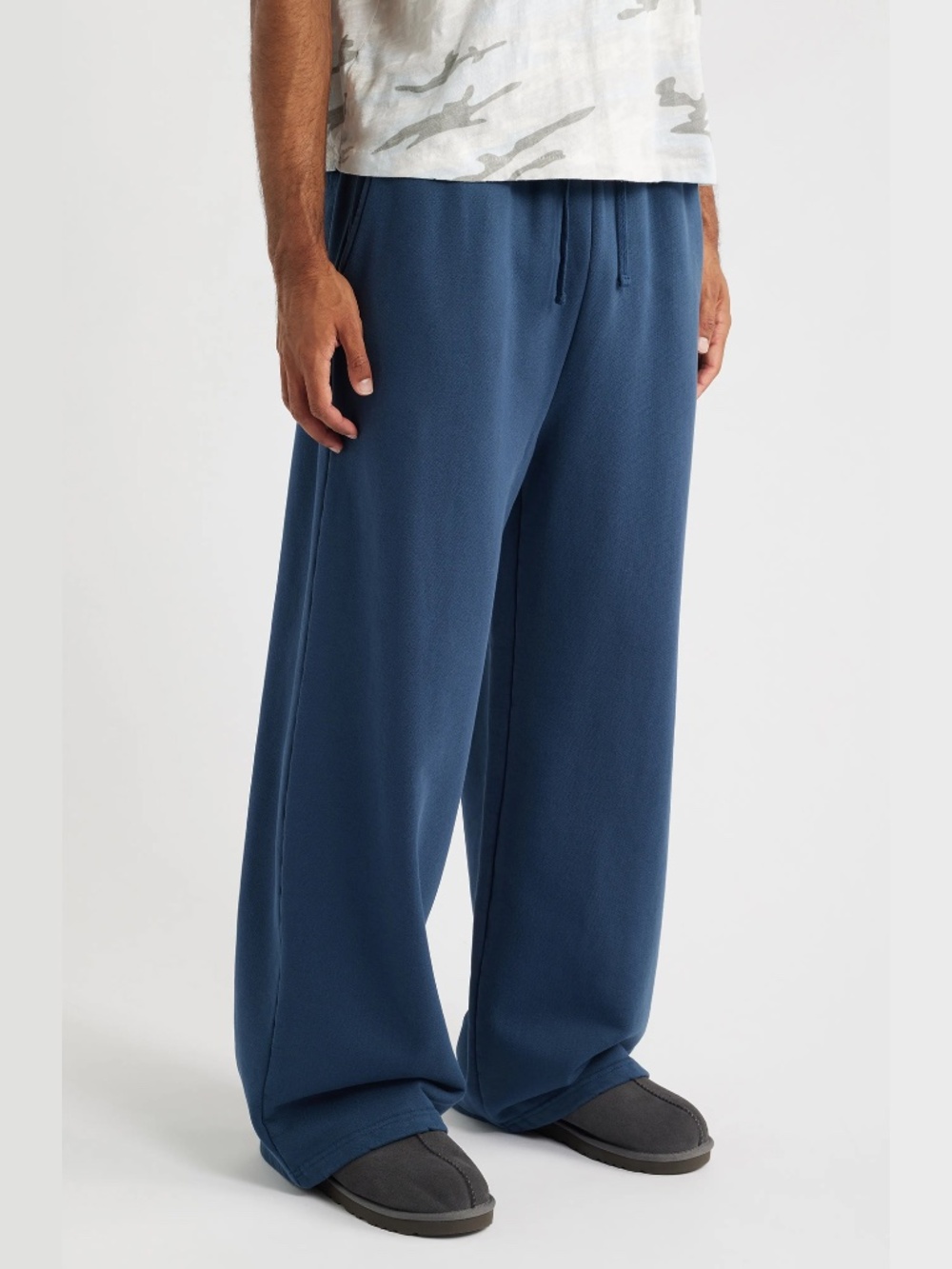 Elwood Core Straight Leg Sweatpant Vintage Midnight Blue Size Medium Unisex NWT